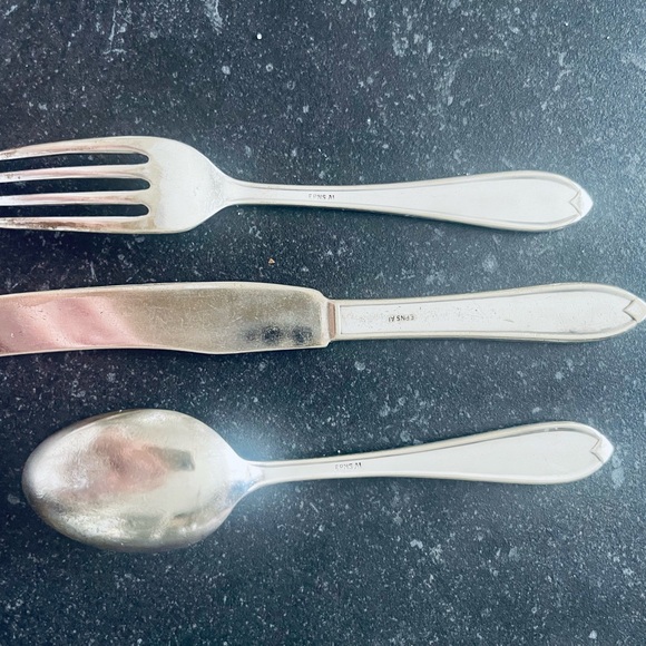 1953 Coronation of Queen Elizabeth II -
Children's Silver Plate Cutlery Set - Picture 3 of 3